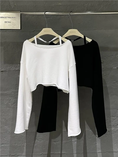 Sweatshirt with Cropped Hem